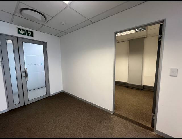 136M² OFFICE TO LET IN ROSEBANK